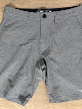 Salty Crew Mens Hybrid Cargo Shorts Gray Flat Front Stretch Mid Rise 31